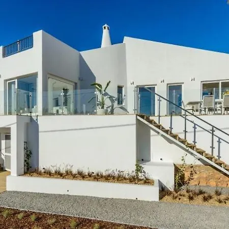 Beautiful Ibiza Style 5 Bedroom 5 Bathroom In Private Pool Ac Casa de hóspedes Ferragudo (Faro)