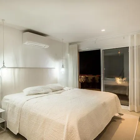 Beautiful Ibiza Style 5 Bedroom 5 Bathroom In Private Pool Ac Ferragudo (Faro)