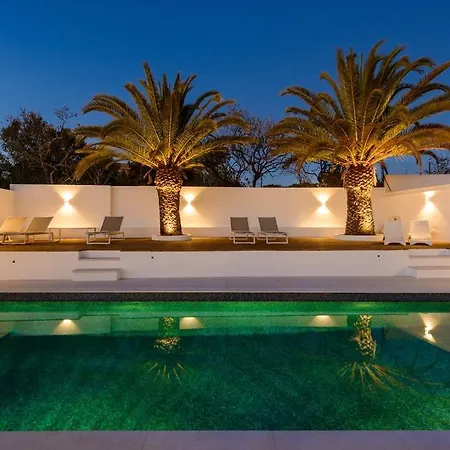 Beautiful Ibiza Style 5 Bedroom 5 Bathroom In Private Pool Ac Гостевой дом Феррагуду