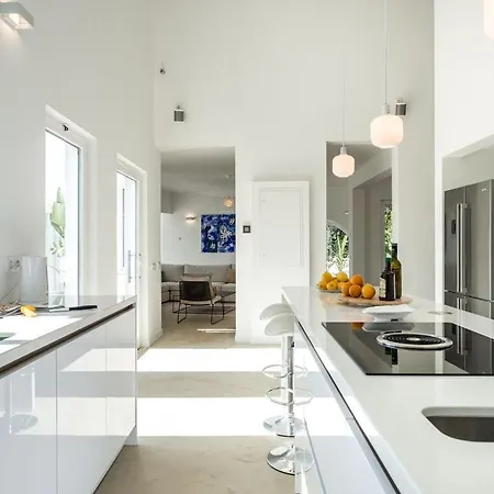 Beautiful Ibiza Style 5 Bedroom 5 Bathroom In Private Pool Ac Гостевой дом