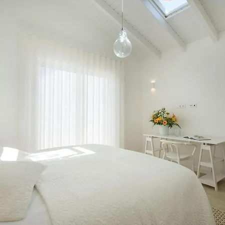 Beautiful Ibiza Style 5 Bedroom 5 Bathroom In Private Pool Ac Гостевой дом Феррагуду